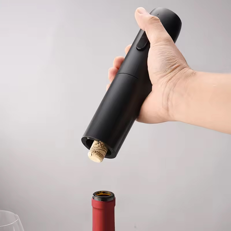 4-in-1 電気ボトルワインオープナーセット充電式電動自動 - Electric Can Opener のレビューと価格